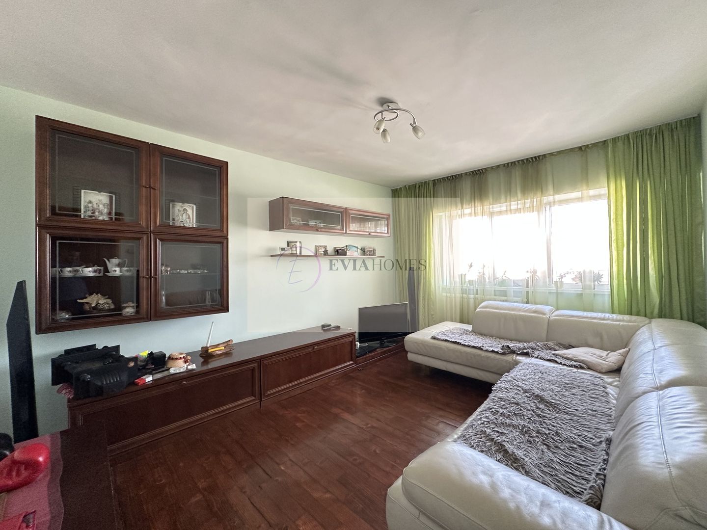 3 camere decomandate/balcon 12 mp/zona P-ta.Ion Mester - Poză 1