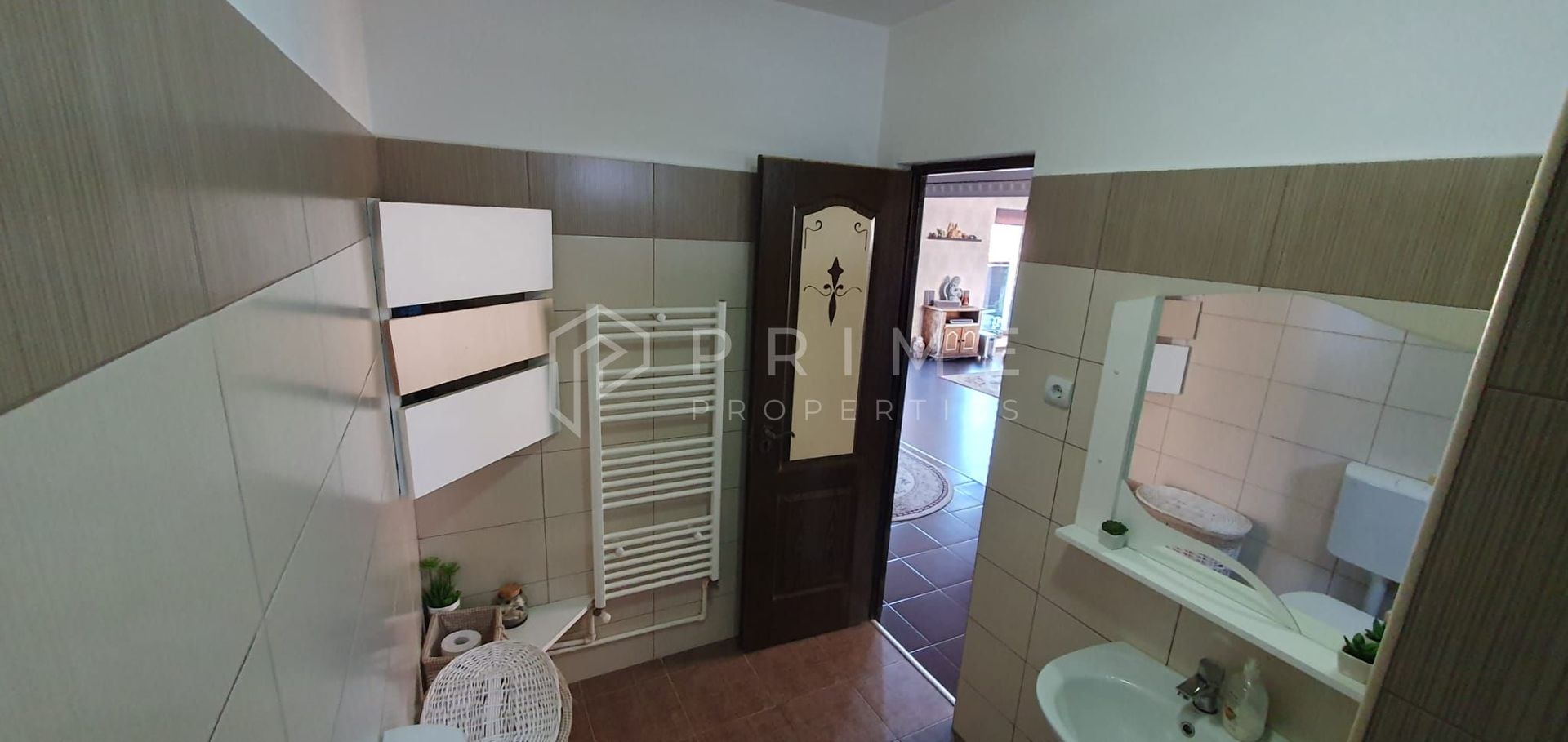 Casă individuală elegantă – Corunca, curte spațioasă - Poză 13