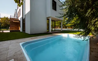 VILA SUPERBĂ CU 4 DORMITOAARE ȘI PISCINA LA INCHIRIERE - Poză 45