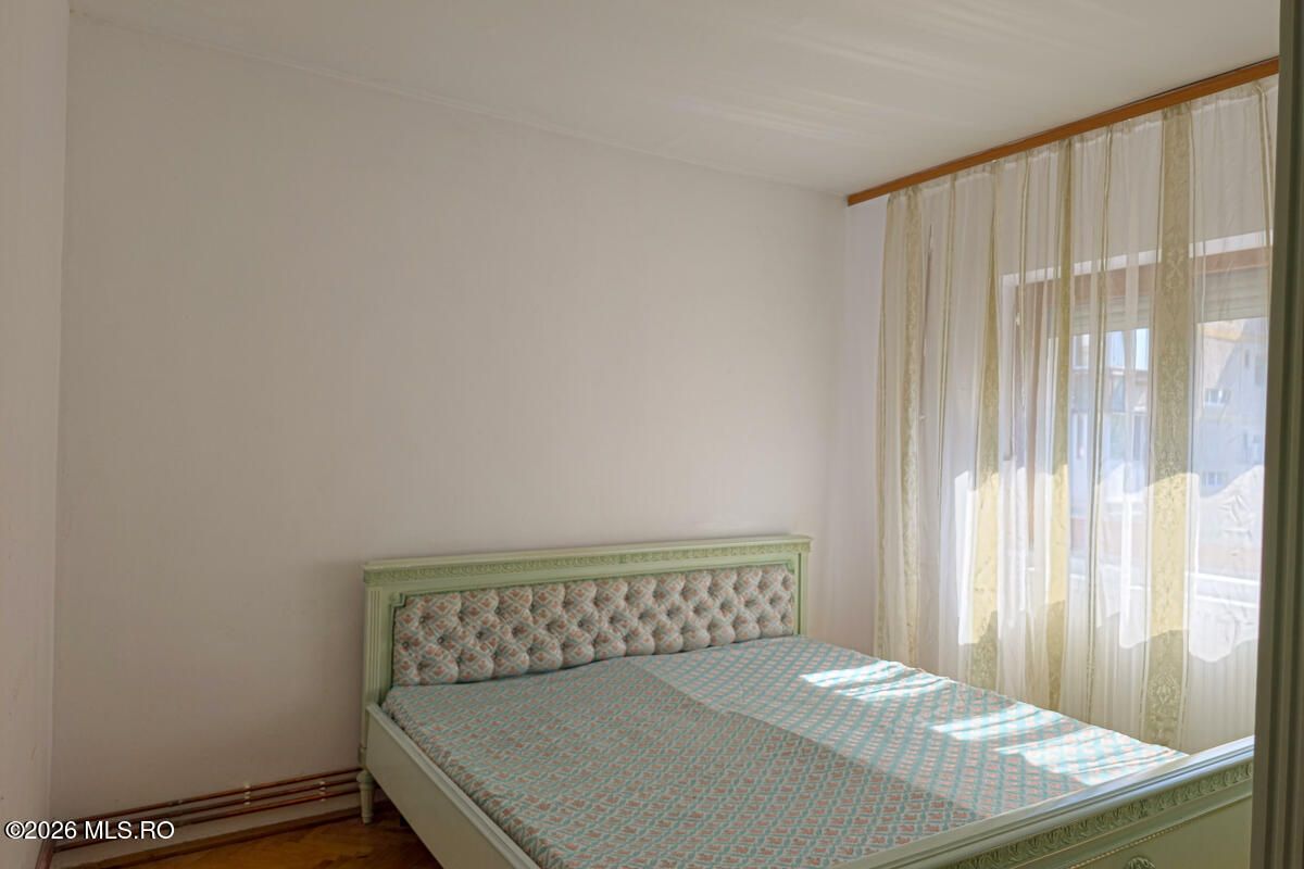 Soarelui - Scoala 30 - 3 Camere, Decomandat, 2 Bai, Etaj 2, Centrala - Poză 11