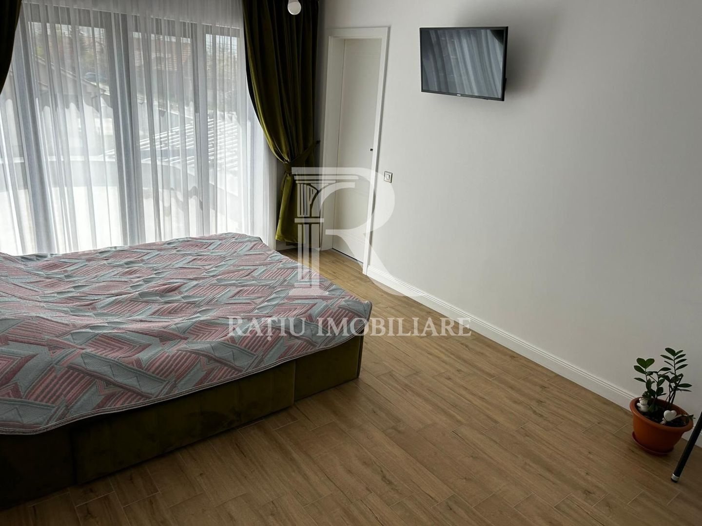 Casa cu 5 camere de vanzare | Nufarul | Oradea - Poză 22