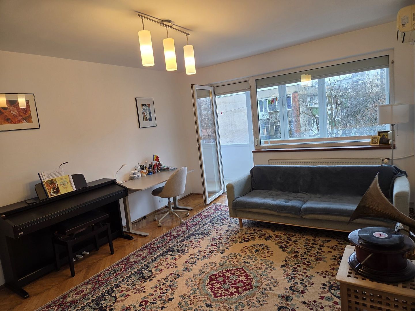 De vanzare apartament 3 camere Drumul Taberei - Poză 2