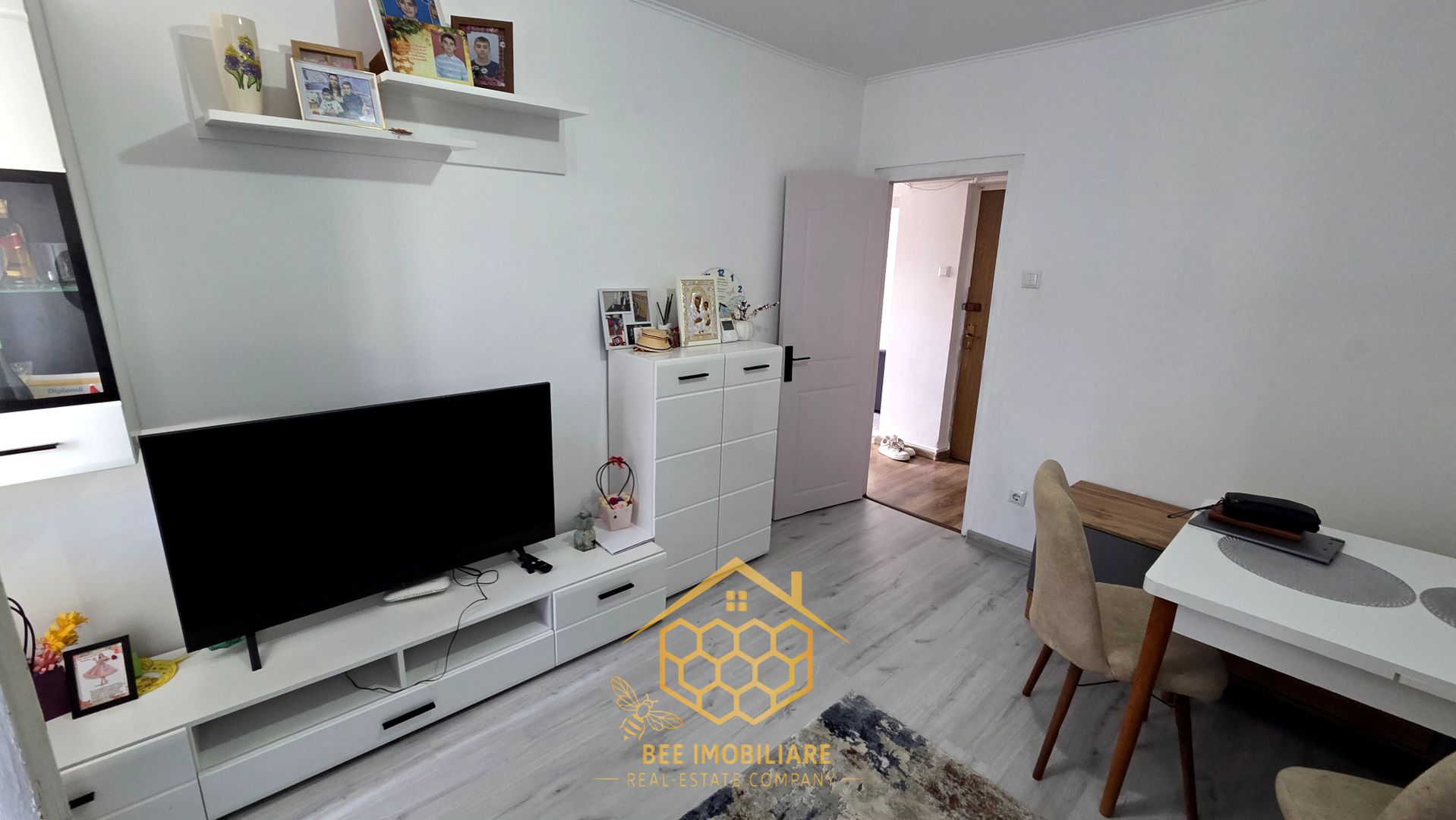 Apartament cu 3 camere in Valea Rosie - Poză 2