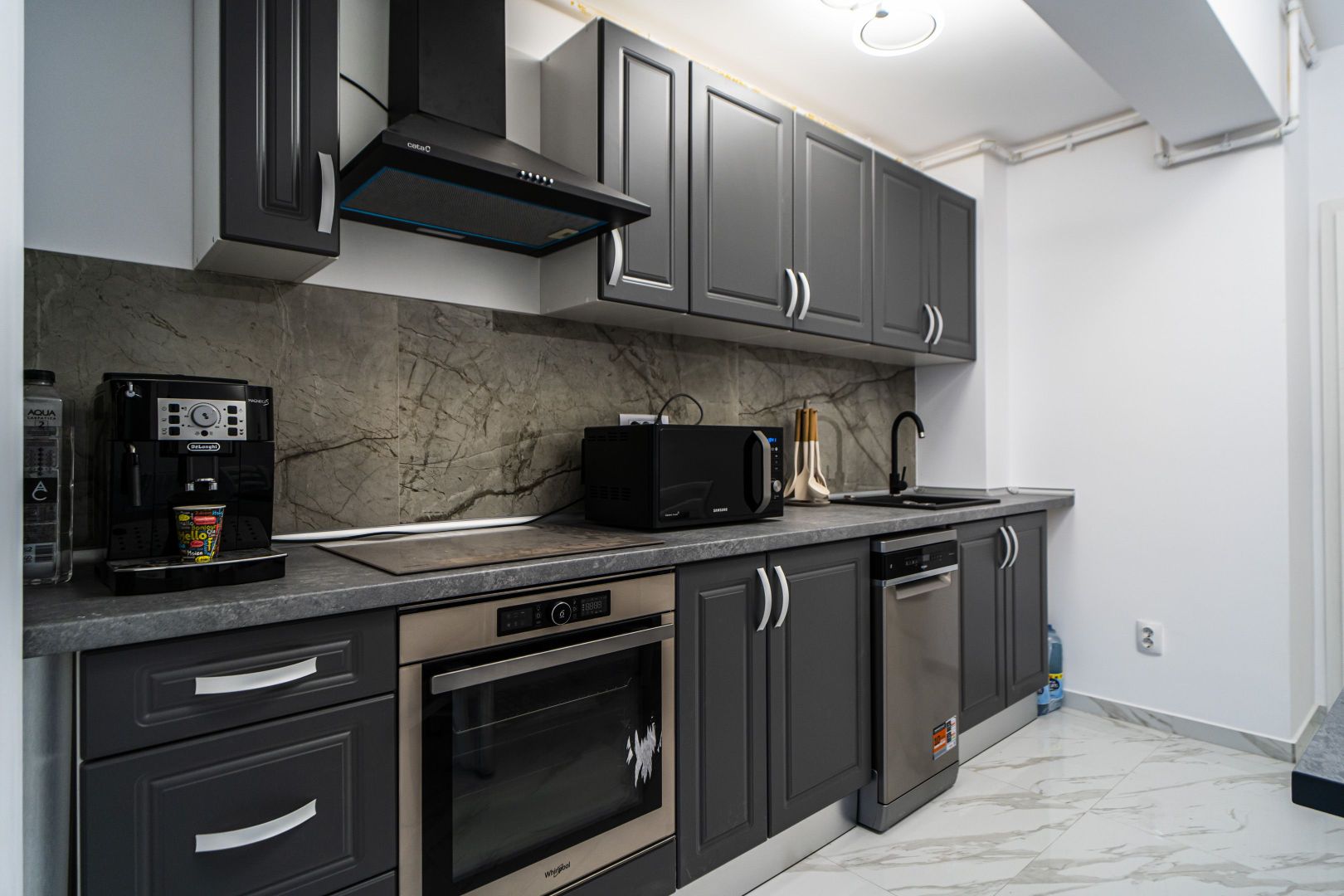 Brancusi, 2 camere, 68 mp, mobilat-utilat, loc de parcare inclus - Poză 9