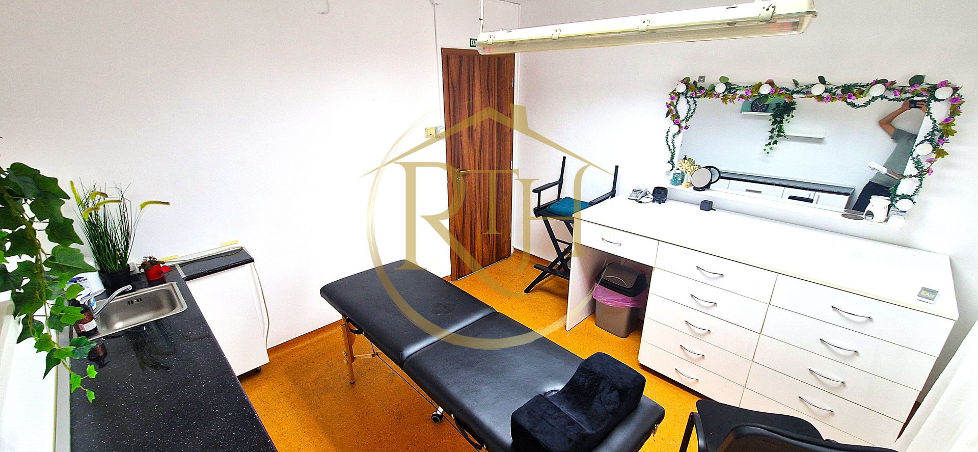 Oferim spre vanzare afacere la cheie,salon infrumusetare si masaj - Poză 9