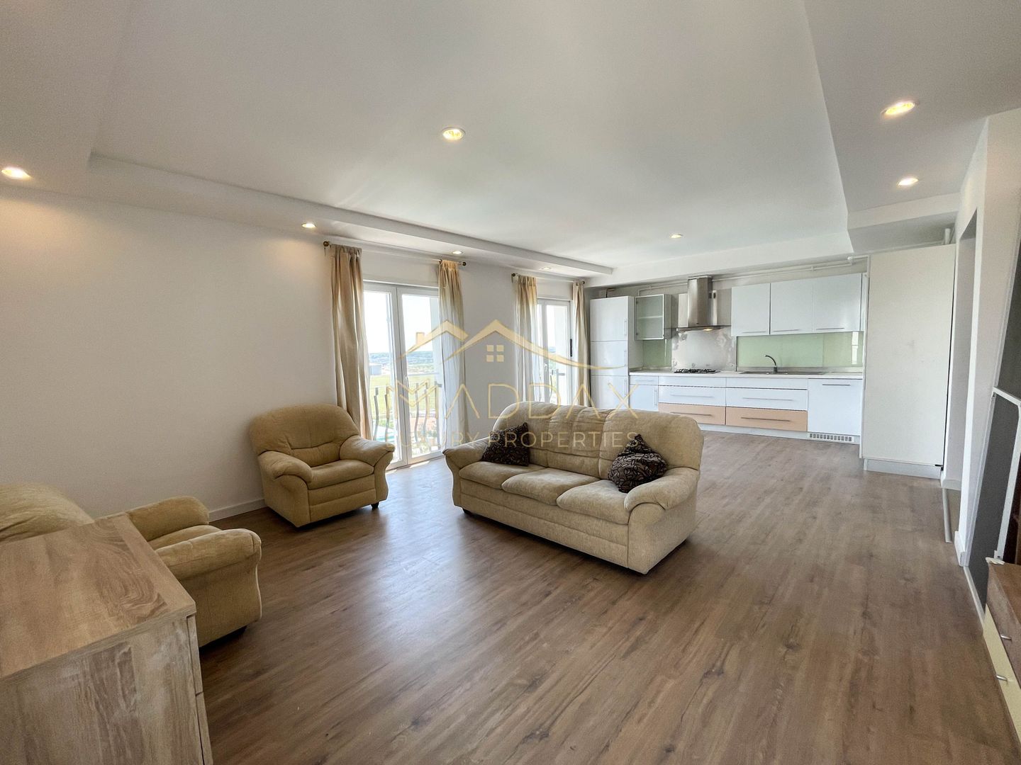 Apartament cu 3 camere // Complex Cosmopolis - Poză 5