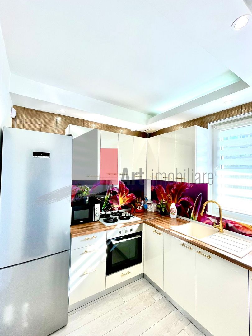 APARTAMENT DE 2 CAMERE SALA PALATULUI - Poză 9