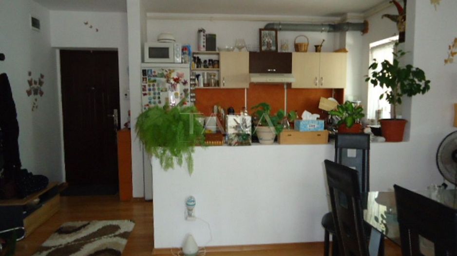 Apartament cu 3 camere de vânzare, zona Muzeul Apei. - Poză 1