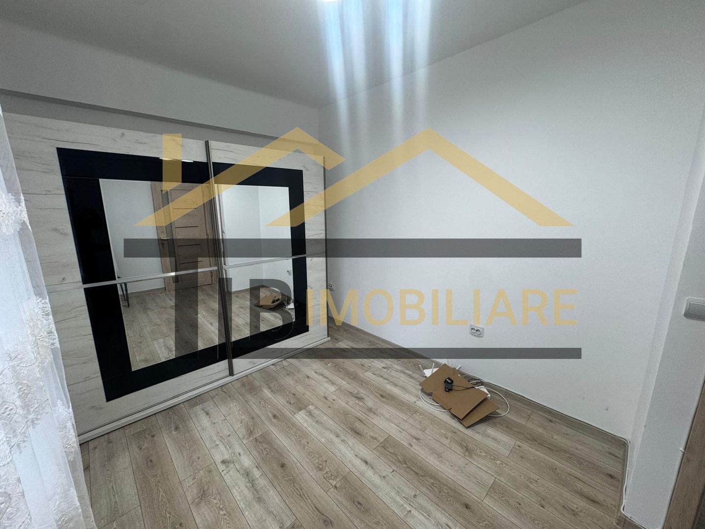 Apartament cu 2 camere, decomandat, 56mp, Zona UMFST - Poză 3