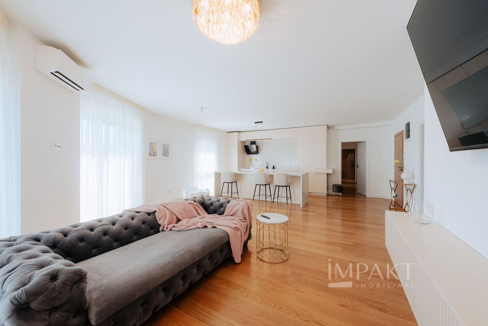Apartament deosebit cu 4 camere la 5 minute de UMF - Poză 1