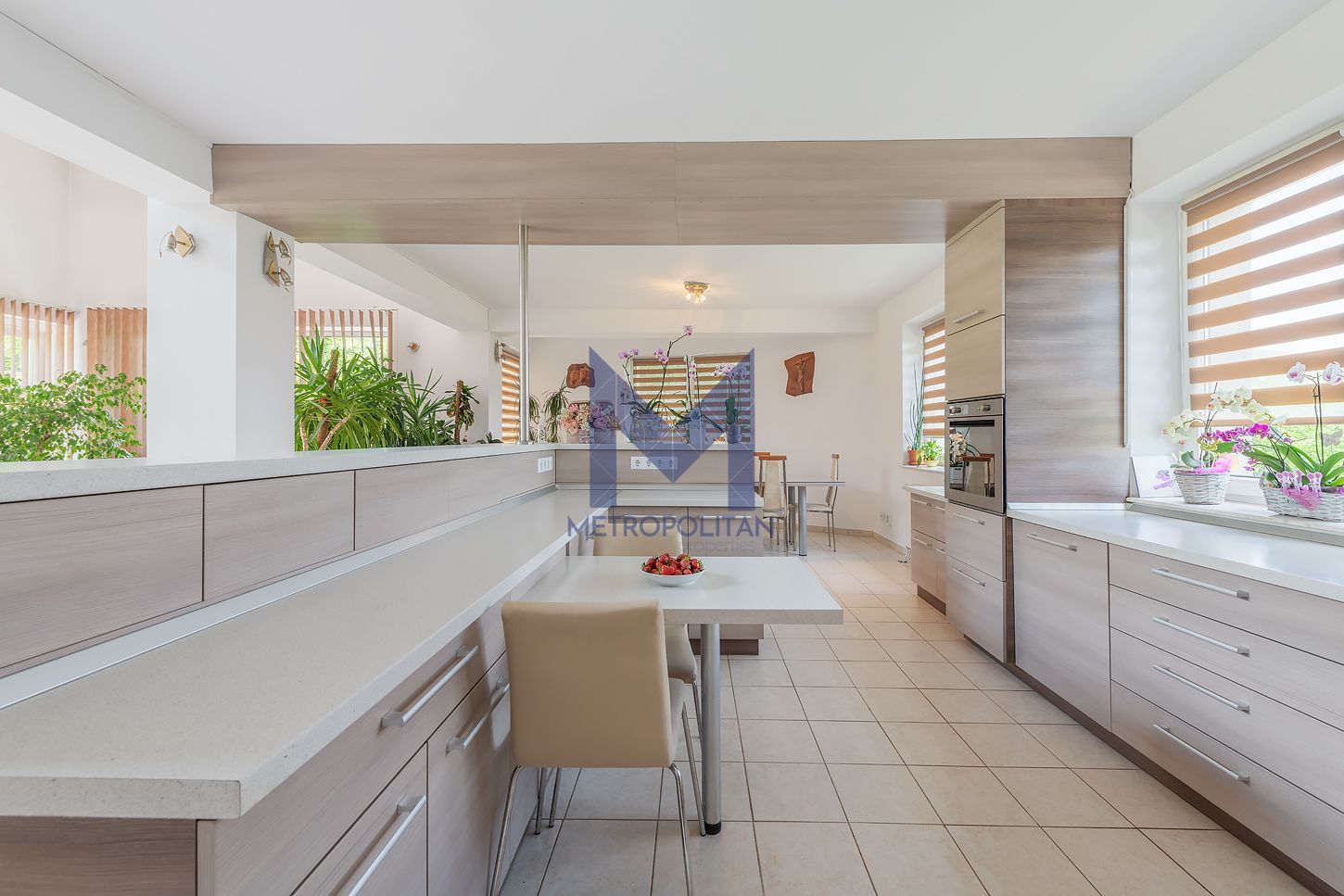 Vilă cu 1.350 mp teren în mijlocul orașului Grădina Botanică - Poză 10