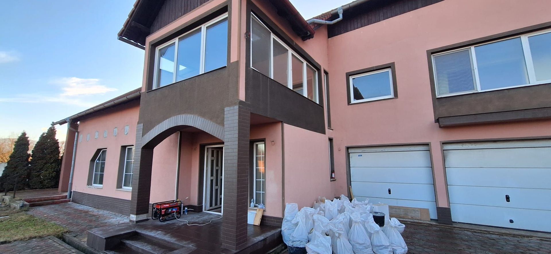 Casa singur in curte curte spatioasa zona Bartolomeu/Stupini - Poză 1