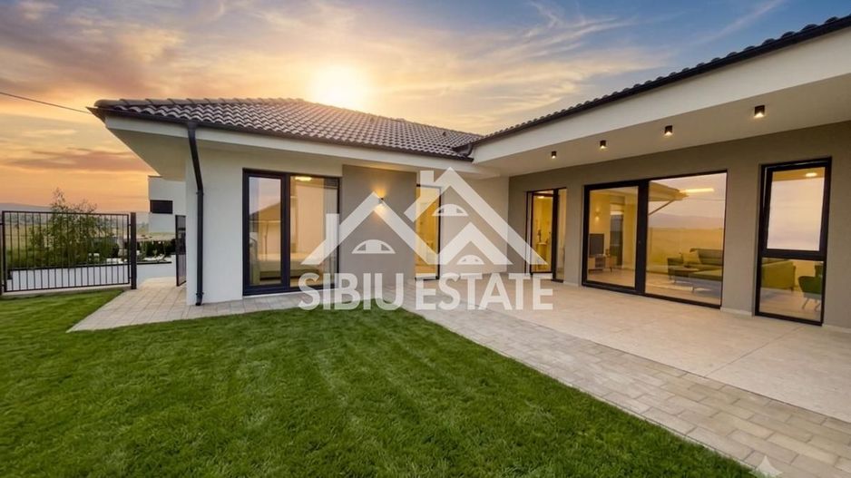 Casa pe parter, cu priveliste panoramica partial finisata - Poză 1