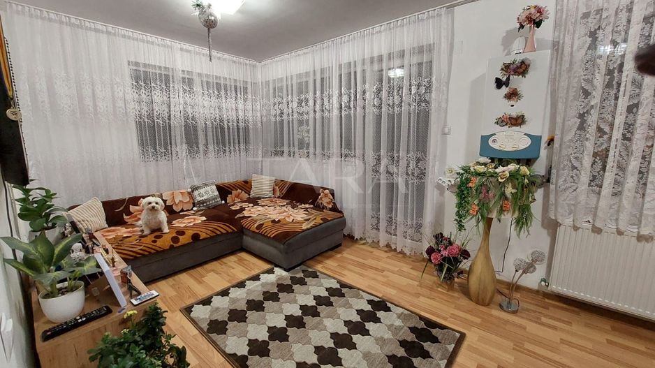 Apartament cu 3 camere de vânzare în zona Luxor - Poză 1