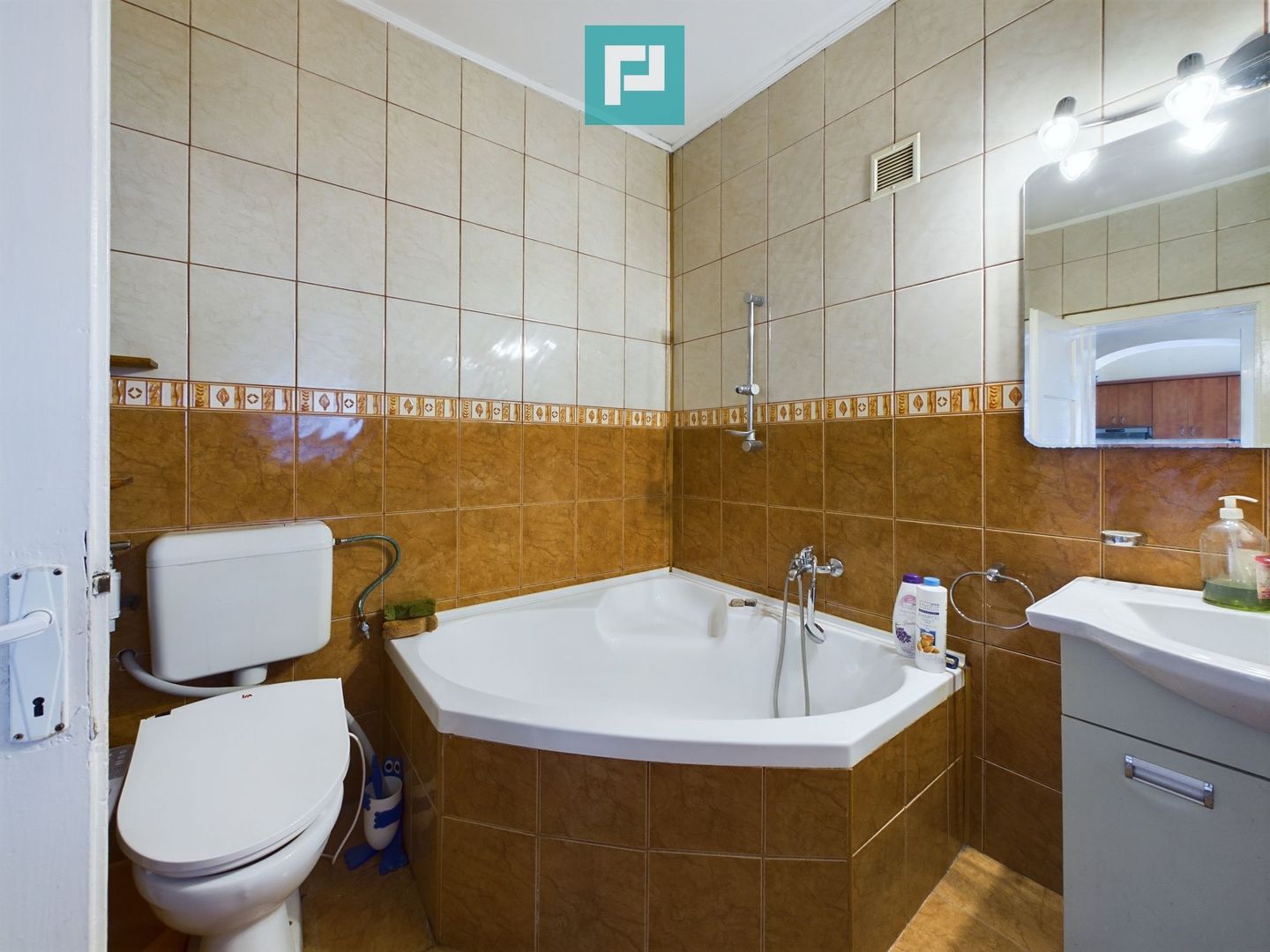 Casă clasică în Chișineu-Criș - Poză 8