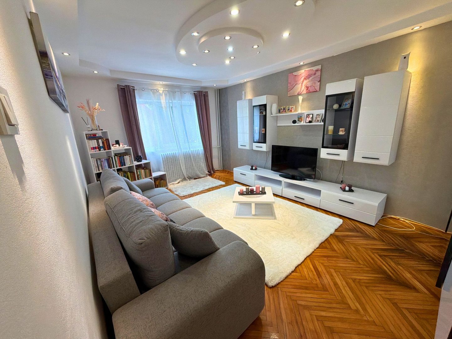 Apartament 2 camere decomandat 50 M²  semicentral - Poză 2
