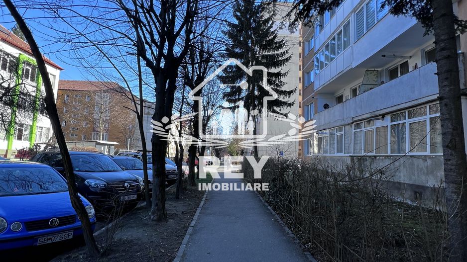 Apartament 2 camere,bloc cu lift, Str. Oștirii/Mihai Viteazul/N.Iorga - Poză 18