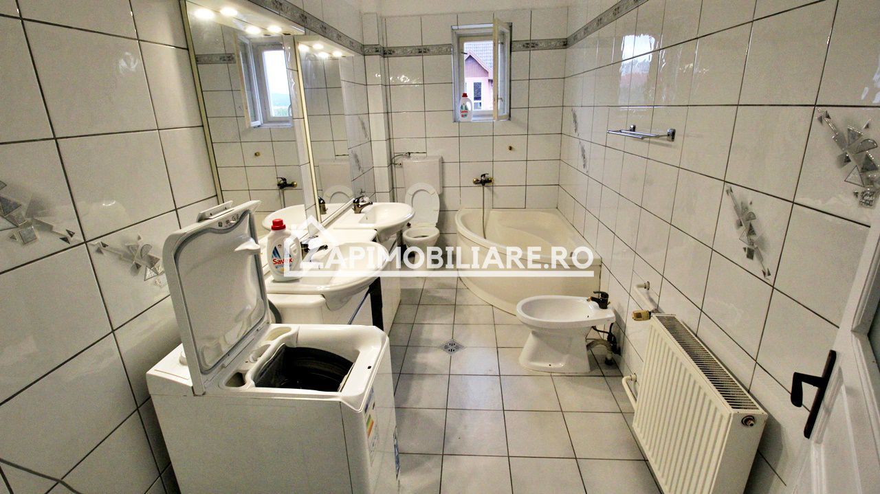 Cazare muncitori 10 camere,3 bucătării,5 băi,10.000 mp teren - Poză 5