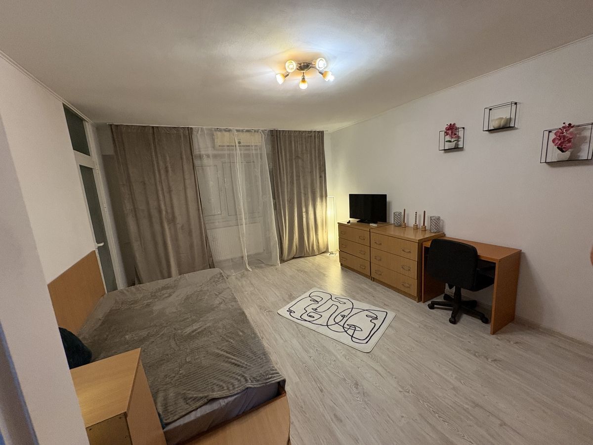 Garsonieră spațioasă, 40 mp, etaj 2, zona Câmpia Libertății - Poză 1