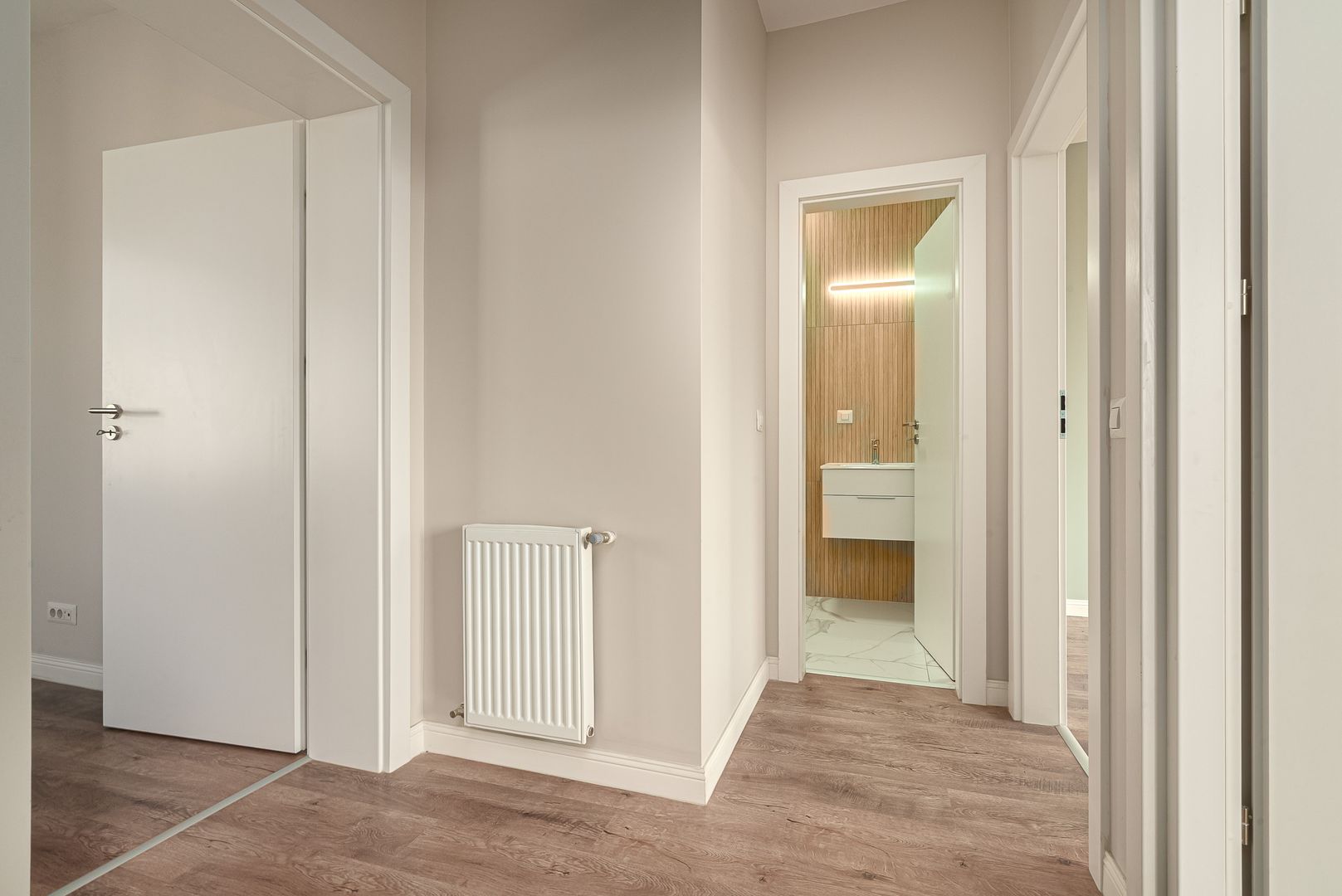 Casă Modernă în Cartier Privat Str Tiparniței–Curte și Parcare Proprie - Poză 14