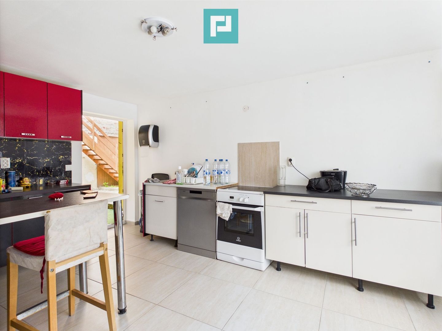 Casă cu 6 camere în zona Central - Poză 1