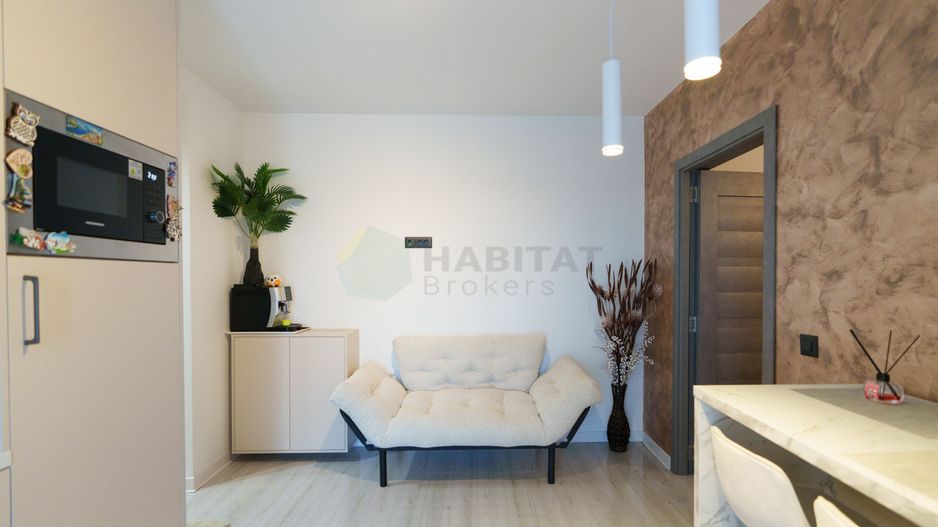 Studio modern, renovat complet 2025 | Complex Forest Tunari | Parcare inclusă - Poză 1