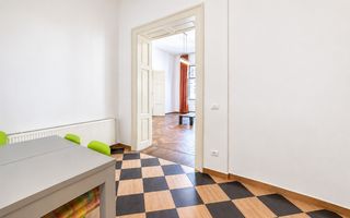 De vânzare/ închiriat Apartament istoric, 2 camere, Central Arad - Poză 6