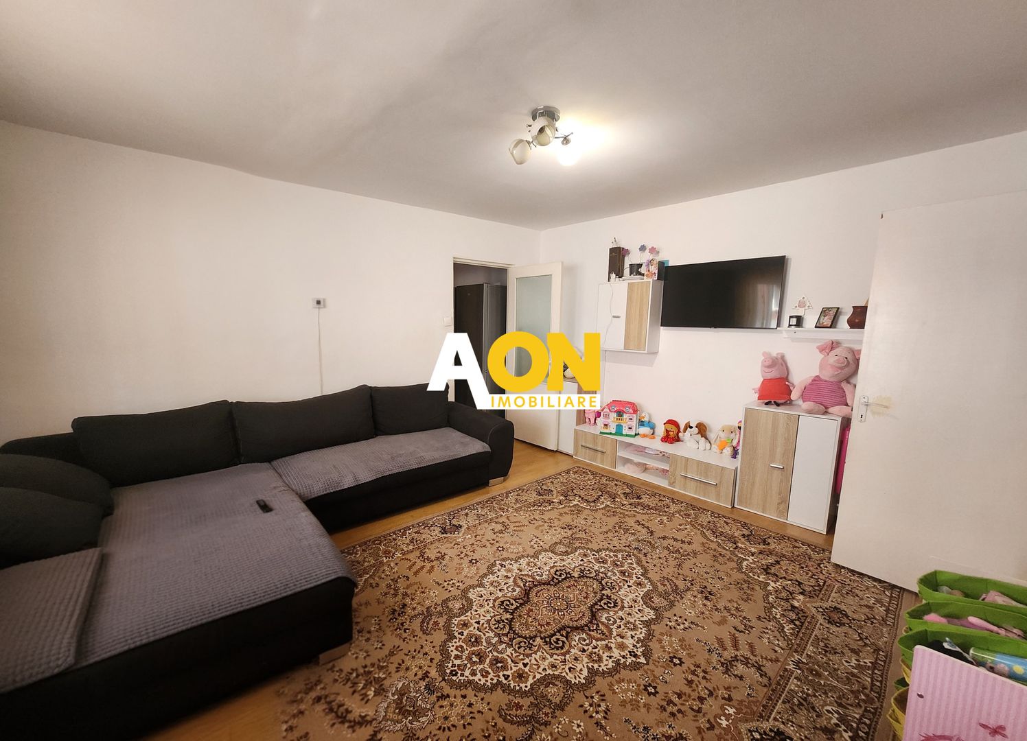 De vanzare apartament 3 camere, etaj intermediar, Cetate - Poză 1