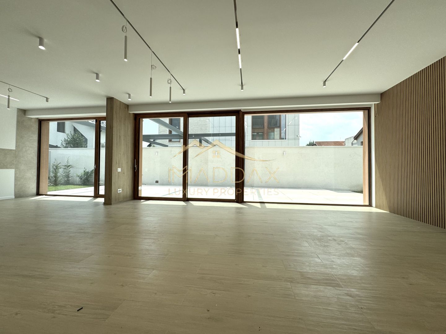 Vila cu 6 camere *575mp* / 2 locuri parcare // Pipera- Iancu Nicolae - Poză 12