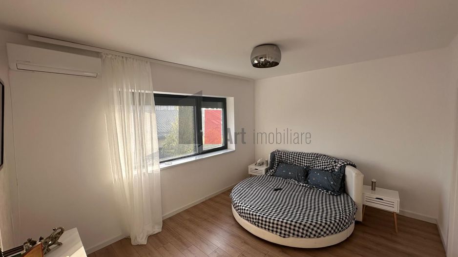 Casa - 5 camere mobilat partial cu 2 locuri de parcare - Poză 8