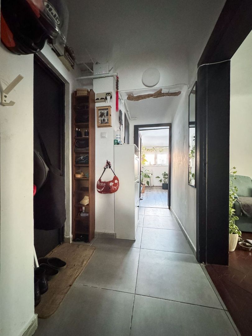 Apartament 2 camere - Domenii, etaj 2/2, centrala noua, curte, boxă, pod. - Poză 12