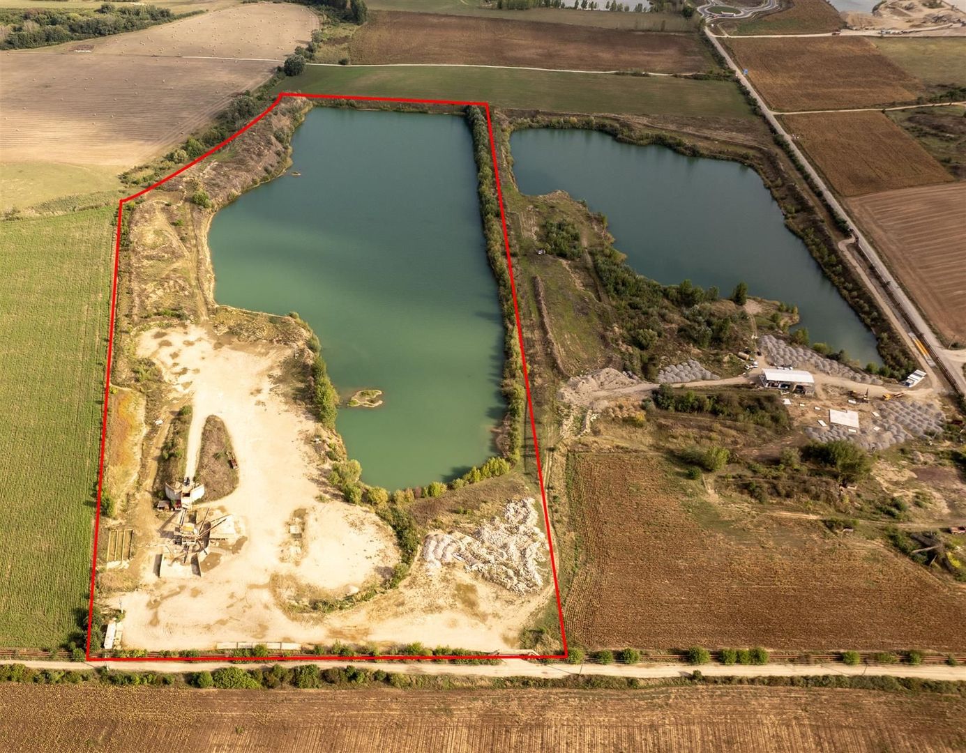 Balastiera in Santaul Mic aproape de Bors - Poză 1