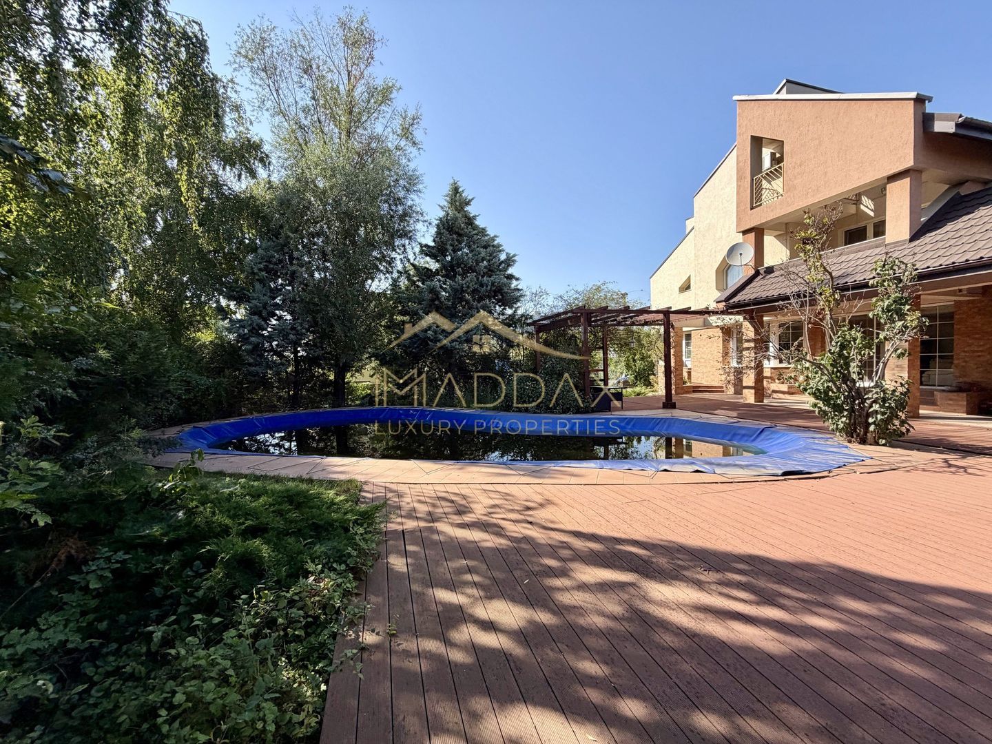 Vila cu 6 camere *485 mpc // *1.670mp teren* // 8 locuri parcare // Sisești - Poză 2