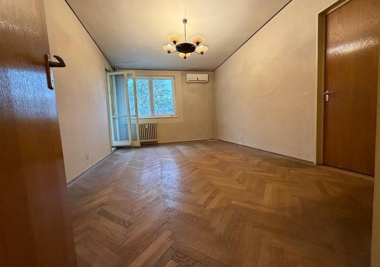 Vanzare 3 camere, 2 bai, etaj 2/4, Titan- Minis - Poză 1