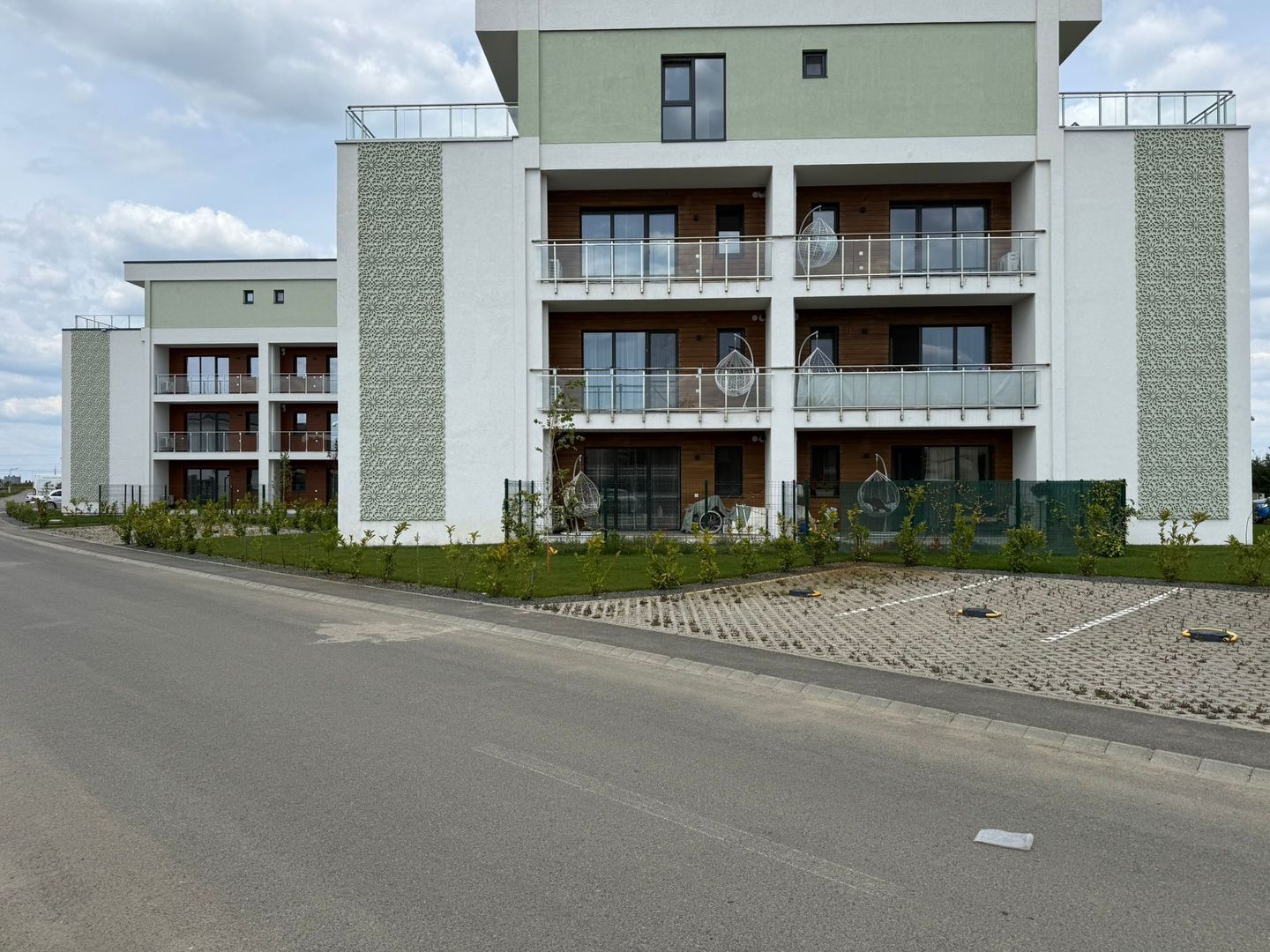 Apartament decomandat 3 camere, 2 bai, etaj 1 in bloc nou! - Poză 1