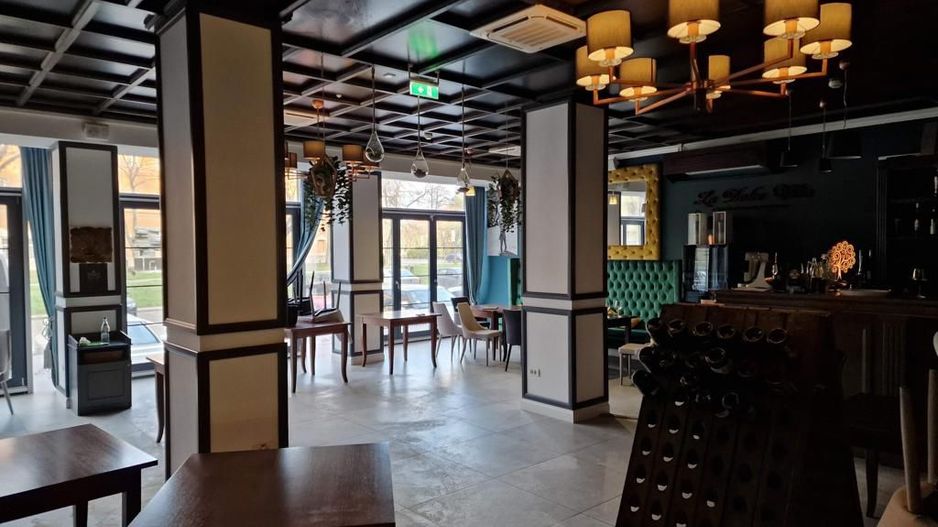 Spatiu comercial ultracentral/restaurant,cafenea - Poză 1