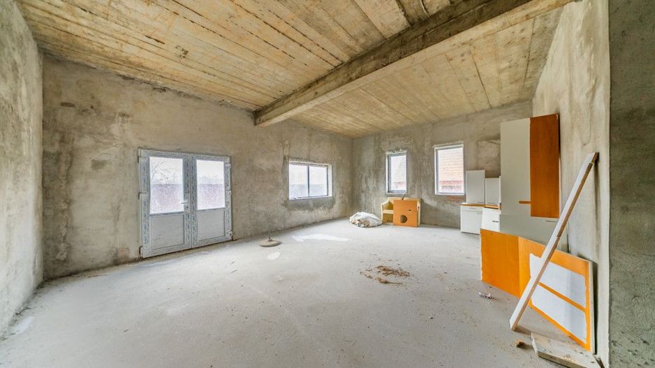 Casa caramida P+M, Vinga, cu potential spatiu comercial - Poză 5
