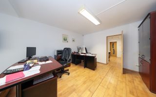 Locație rară în Brașov: ideal pentru regim hotelier sau business - Poză 3