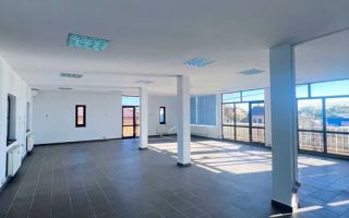 Spatiu comercial/birouri/cabinet - Poză 1