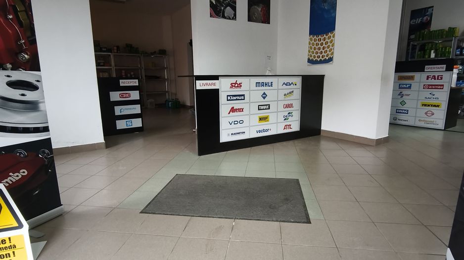 Casa de locuit Central 310 mp utili + 2 spatii comerciale de la strada - Poză 9