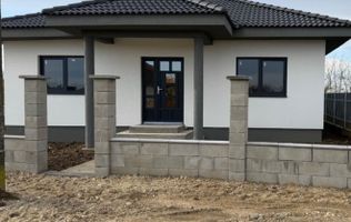 Casa de vanzare în lazuri