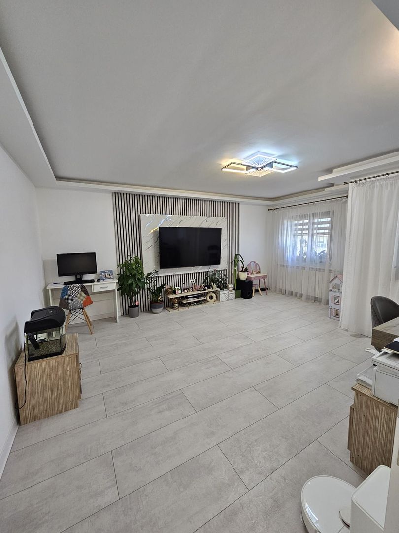 🏡 Apartament 3 camere decomandat | 79 mp | George Enescu - Poză 1