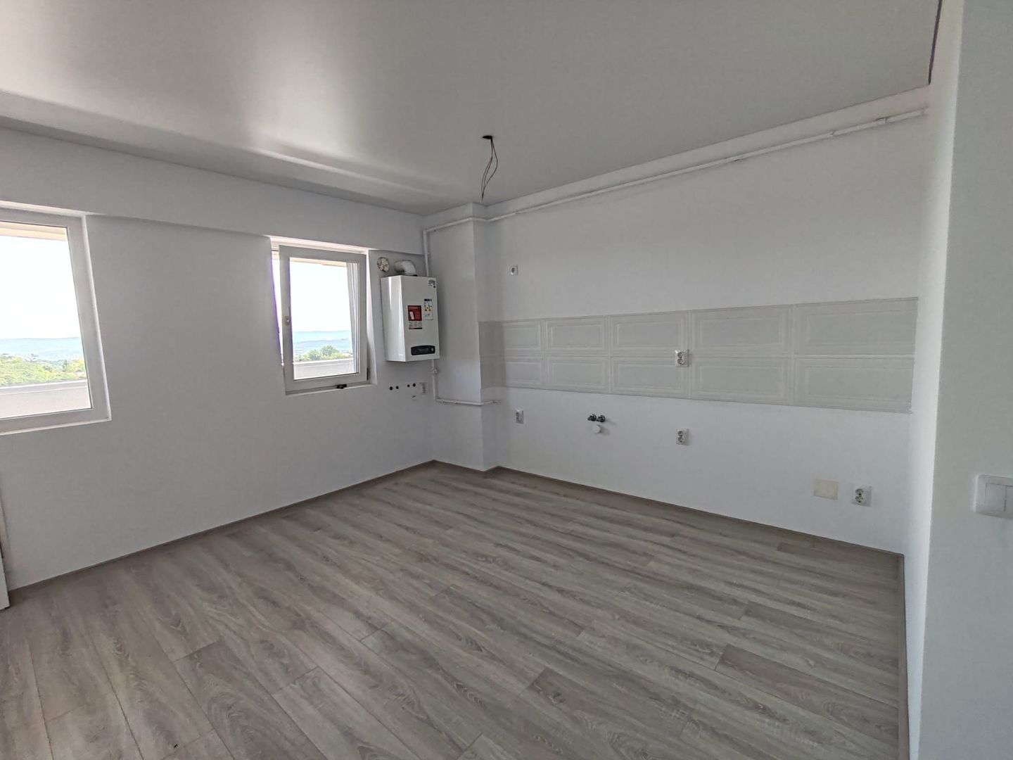 Apartament NOU 3 camere 89 mp Copou 145000 euro tva inclus - Poză 1
