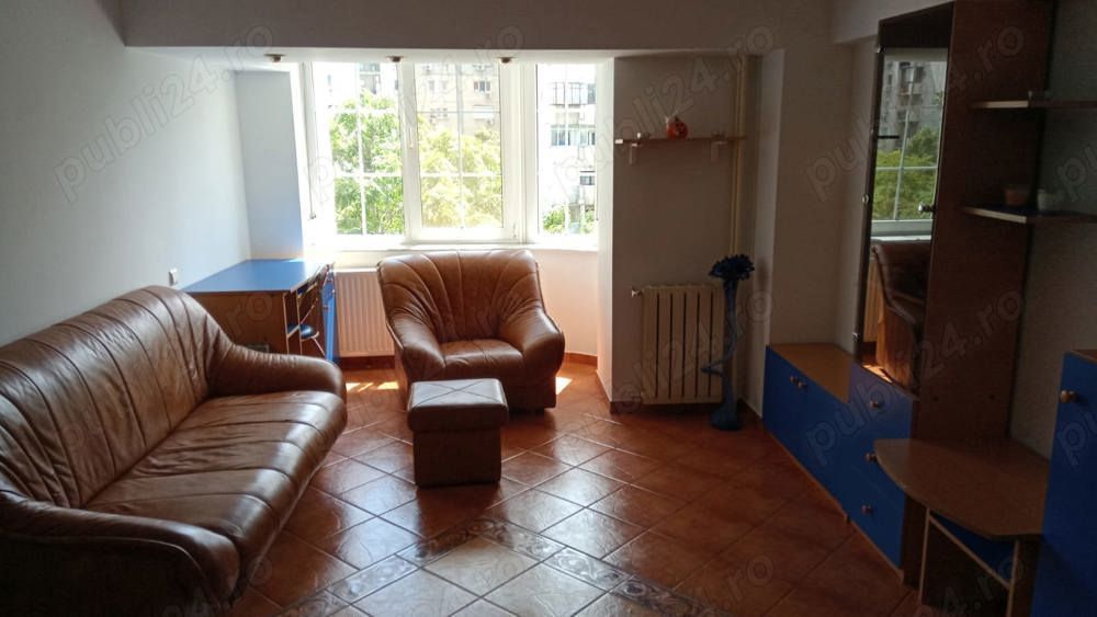 Open Space Camera de Comert - Poză 3