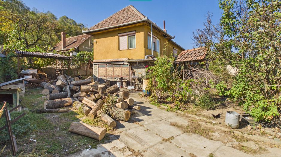 Casă spațioasă cu teren generos, Radna Lipova - Poză 23
