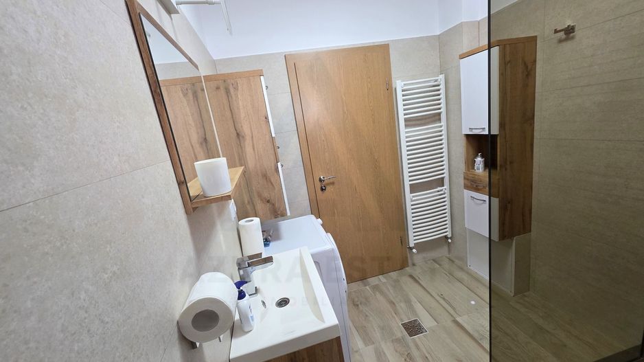 Apartament la casa 2 dormitoare terasa si curte proprie Sub Arini - Poză 11