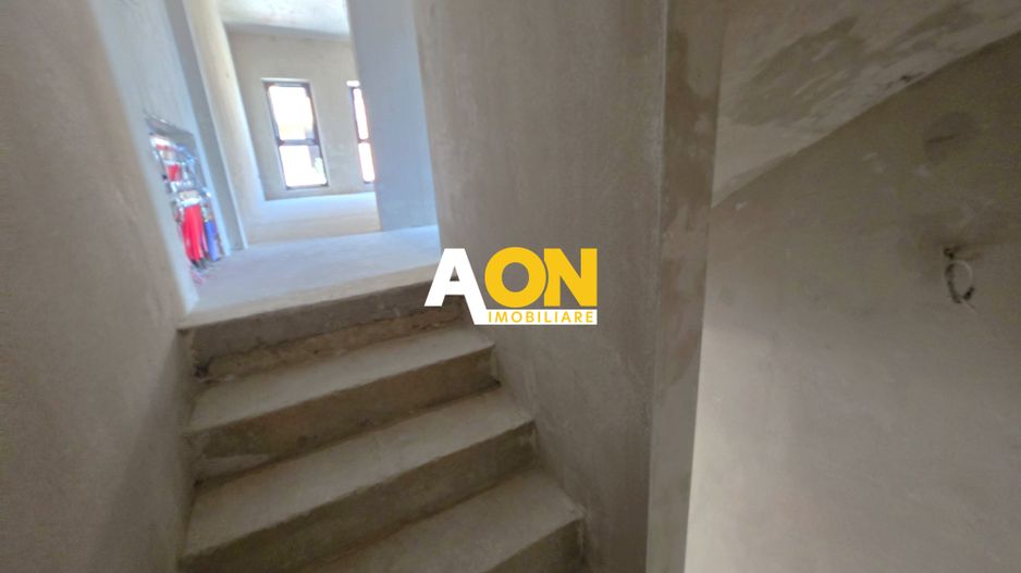 Duplex semifinisat, 4 camere,  250 mp teren, zona Schit - Poză 15