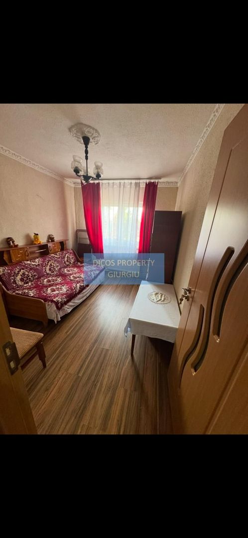 De Vânzare - Apartament 3 Camere, Strada Decebal - Poză 7
