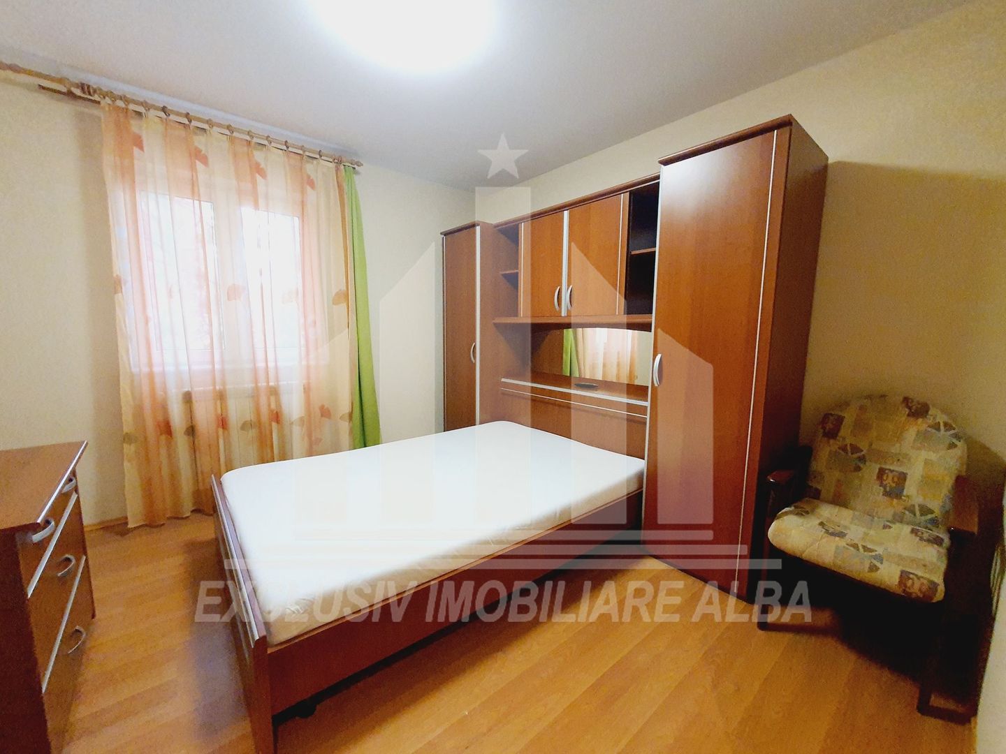 Apartament cu 3 camere de inchiriat, Cetate - Poză 5