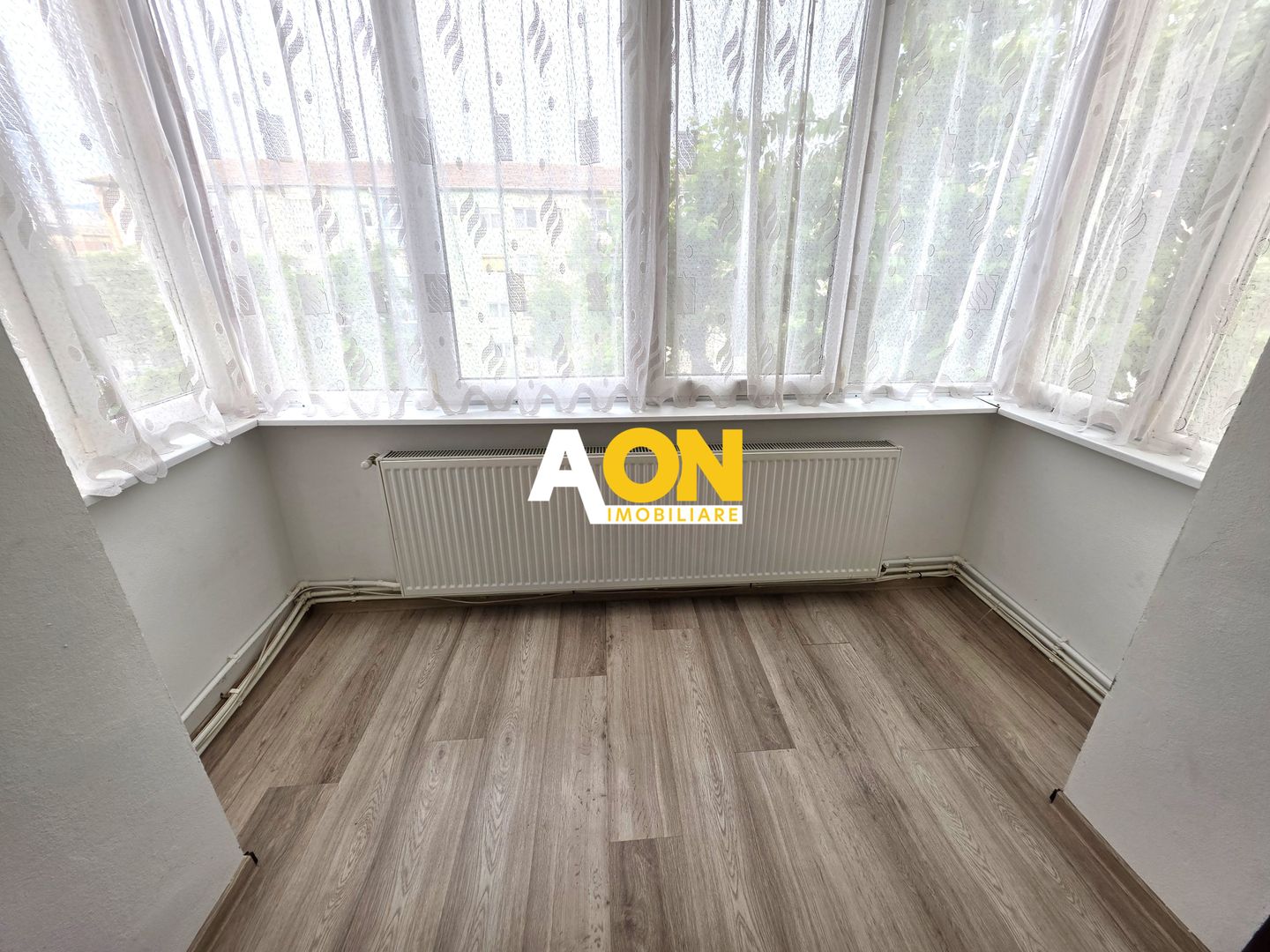 Apartament 2 camere, etaj 3, renovat, zona Bulevardul Transilvaniei - Poză 2